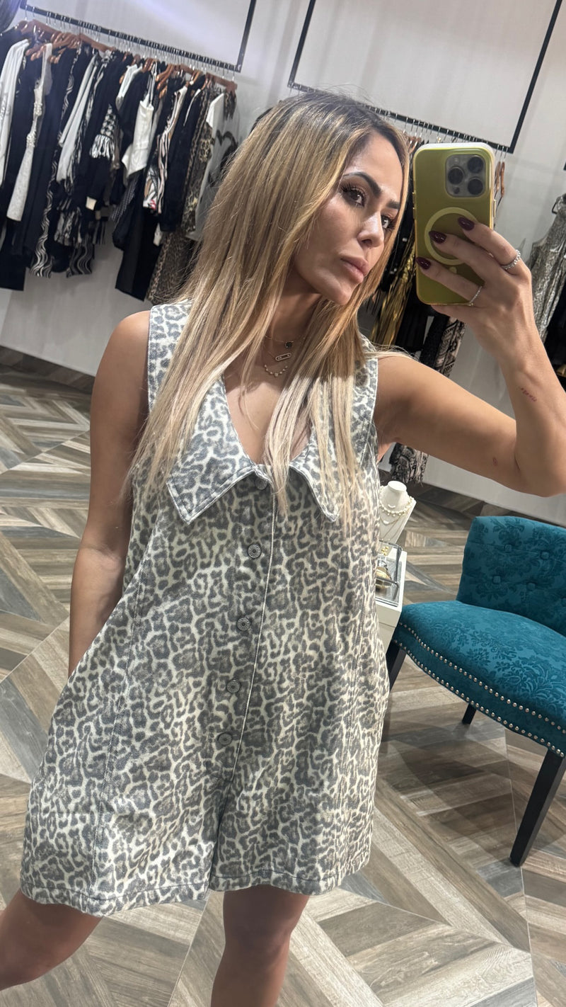 Oversized Collarleopard Printed Leopard Romper