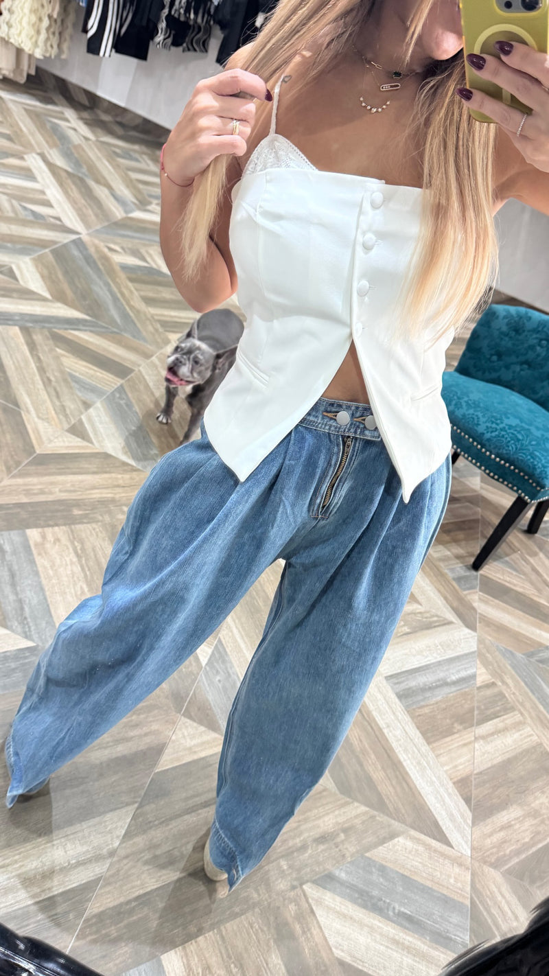 White Chic Buttoned Crop Top