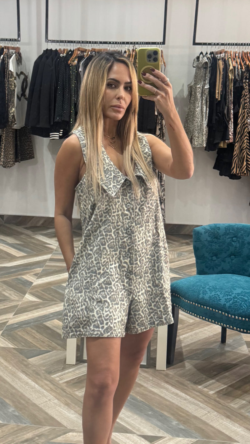 Oversized Collarleopard Printed Leopard Romper