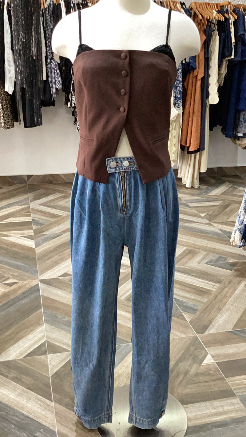 Chic Buttoned Crop Top