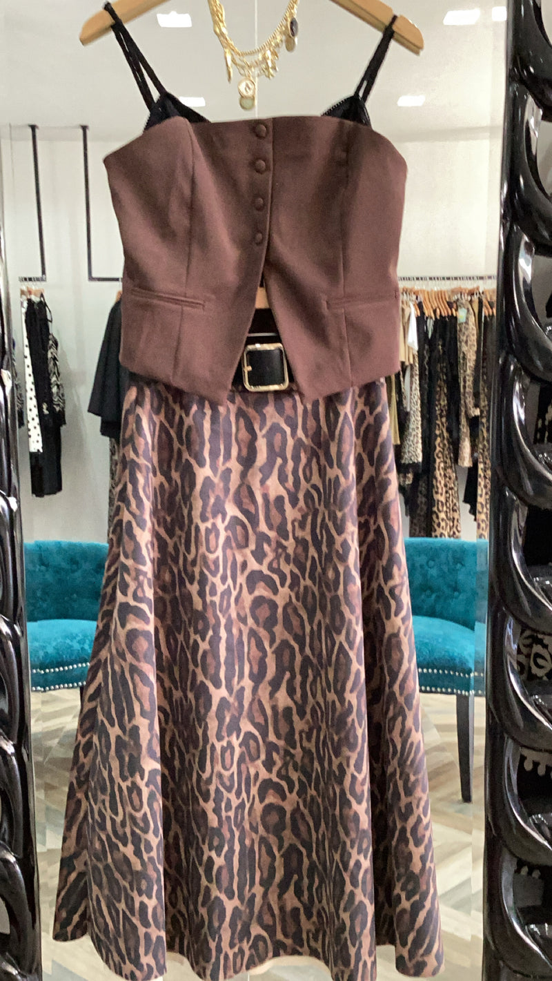 Chic Buttoned Crop Top